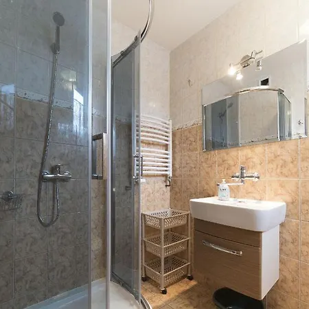 Goscinne U Joli ホームステイ *