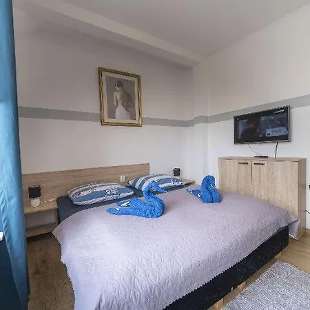 ホームステイ Goscinne U Joli